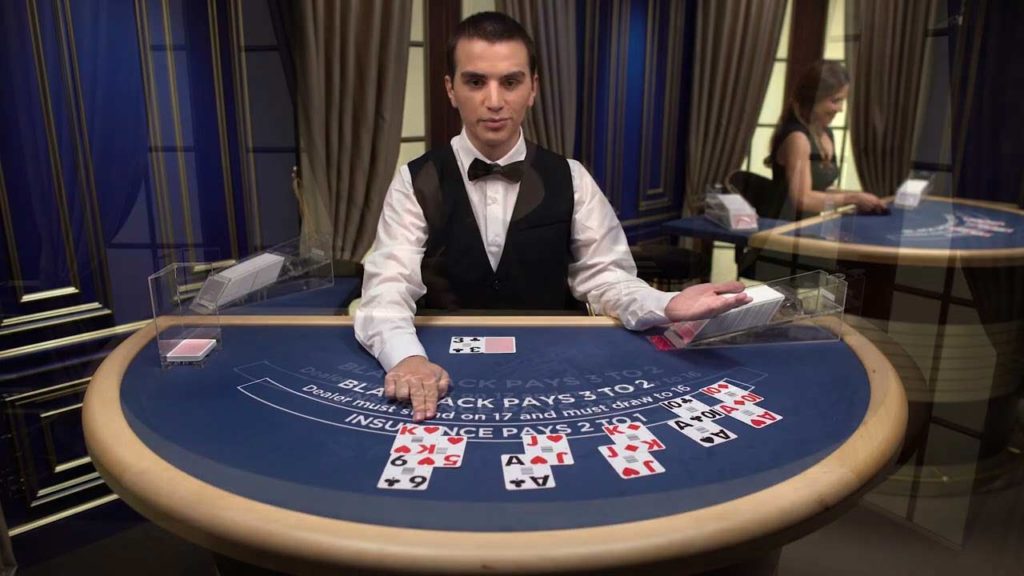 Playing blackjack with a live dealer on an online casino